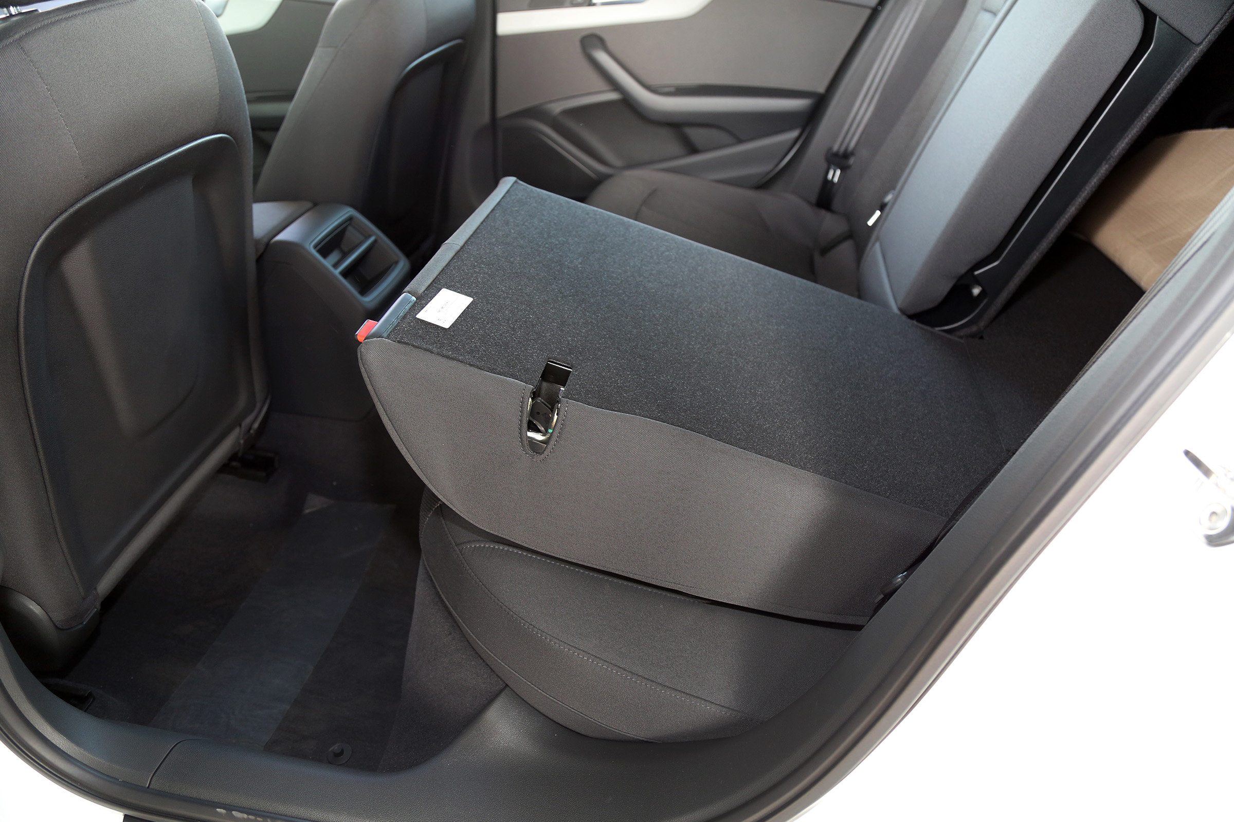 轻奢之选,豪华中型车奥迪a4l