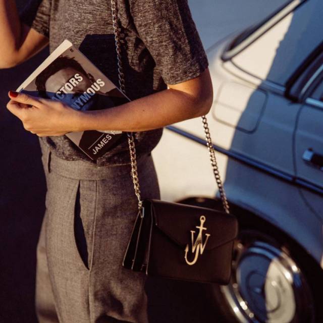 为什么说优衣库越来越懂得朋友圈生存之道？