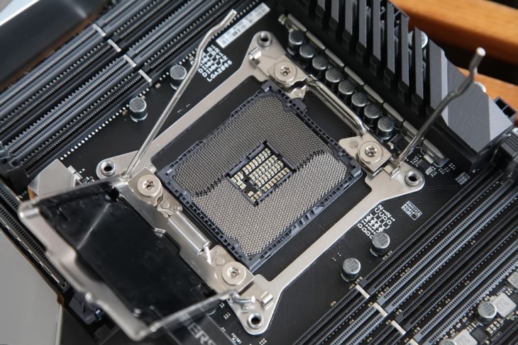 酷睿i9顶级座驾！ROGRAMPAGEVIEXTREME主板评测