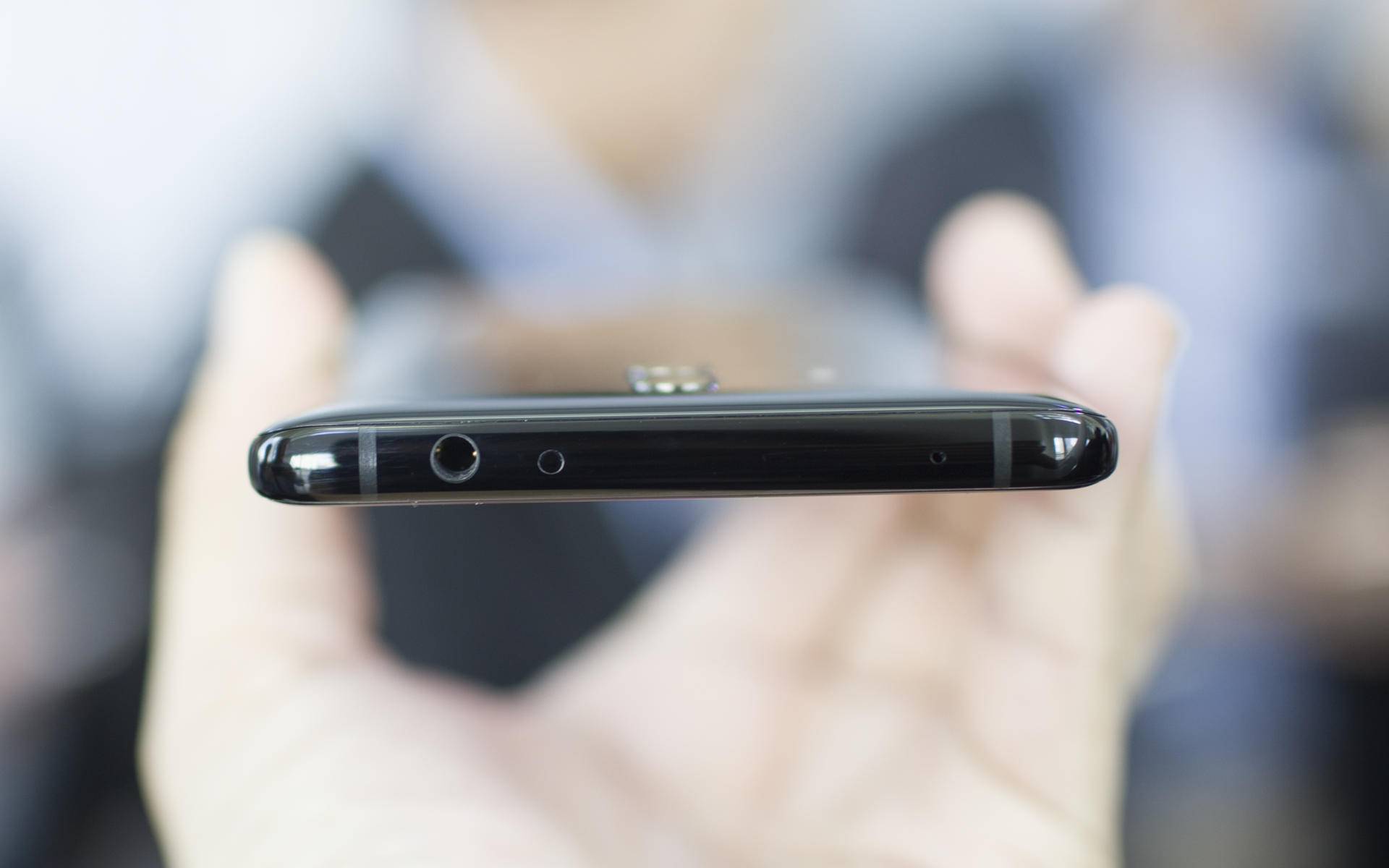 华为mate10哪个颜色最适合,华为mate10亮黑版确实很漂亮