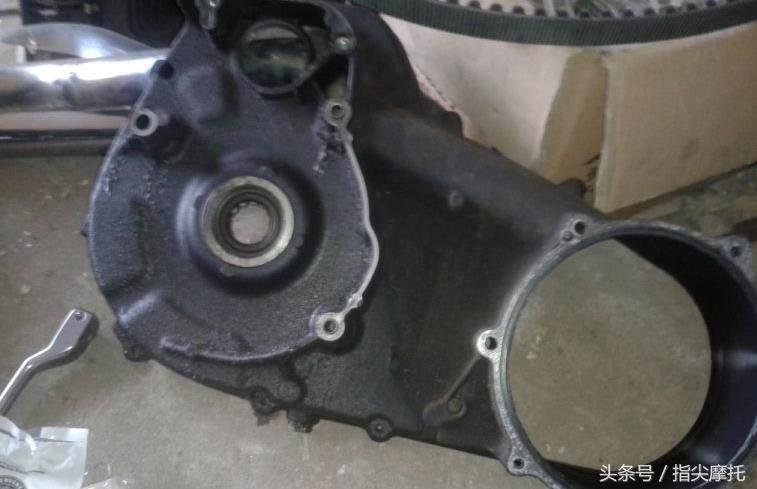 哈雷至尊滑翔摩托车大卸八块,只为换根皮带!