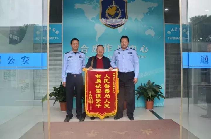 这些礼物我们都很喜欢英语怎么说,这些礼物是送给我的英语