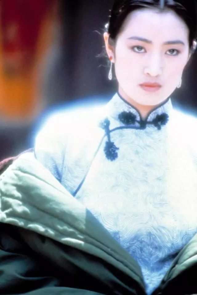 当年巩俐有多惊艳出道即成名,巩俐成名作品