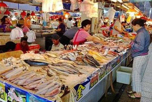 为什么大连海鲜出名营口海鲜呢,大连海鲜和青岛海鲜的区别