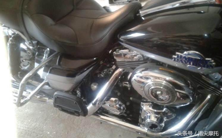 哈雷至尊滑翔摩托车大卸八块,只为换根皮带!