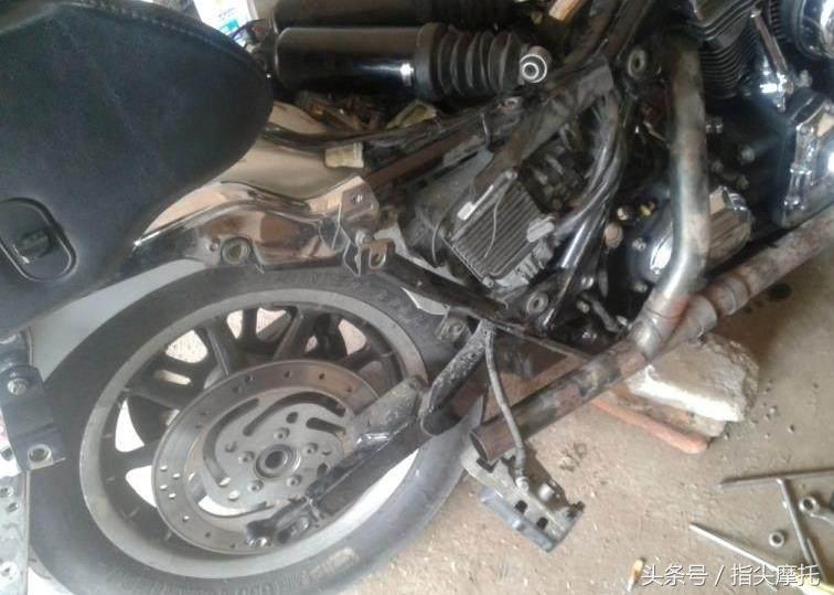 哈雷至尊滑翔摩托车大卸八块,只为换根皮带!