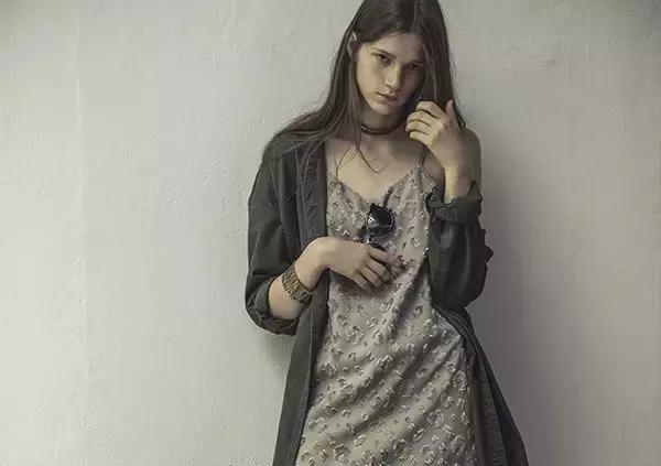 除了它也没谁了!既减龄又百搭,可以从20岁穿到50岁!