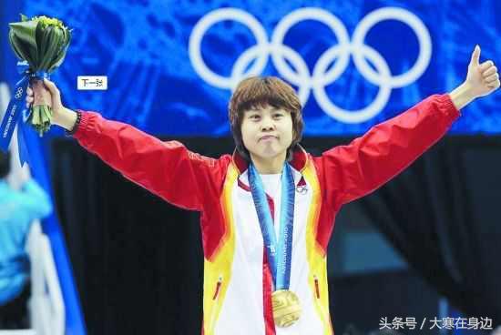 王濛霸气回怼韩国,王濛回应韩国队带刀套