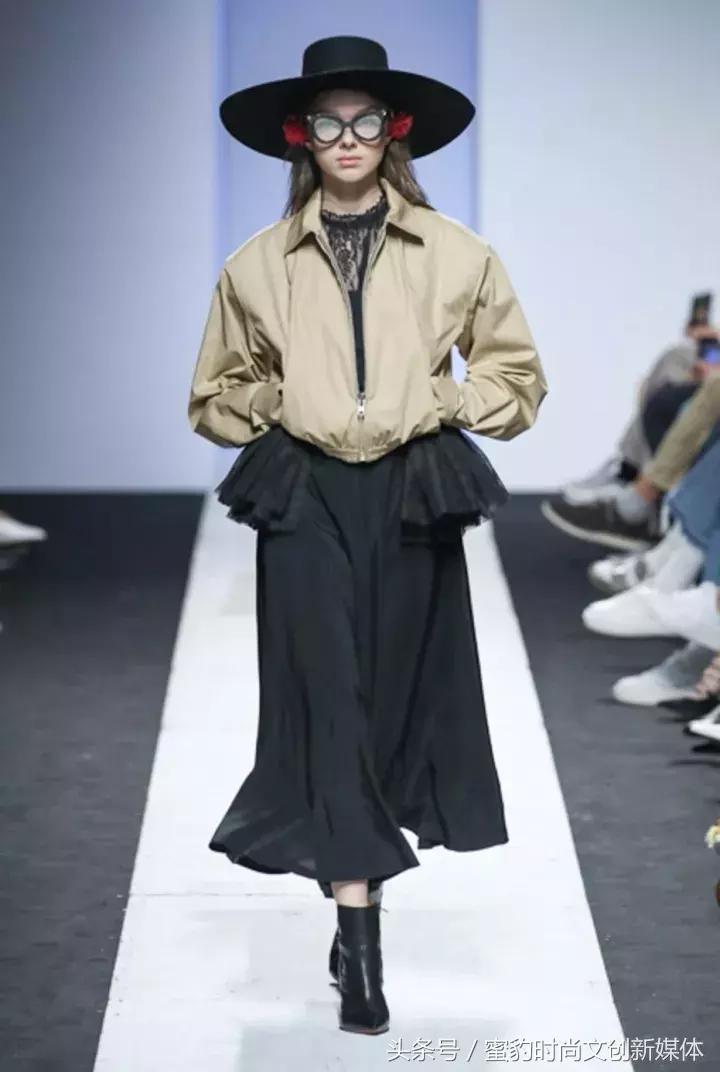 蜜豹时装周2018春夏首尔,首尔时装周pushbutton女装秀场