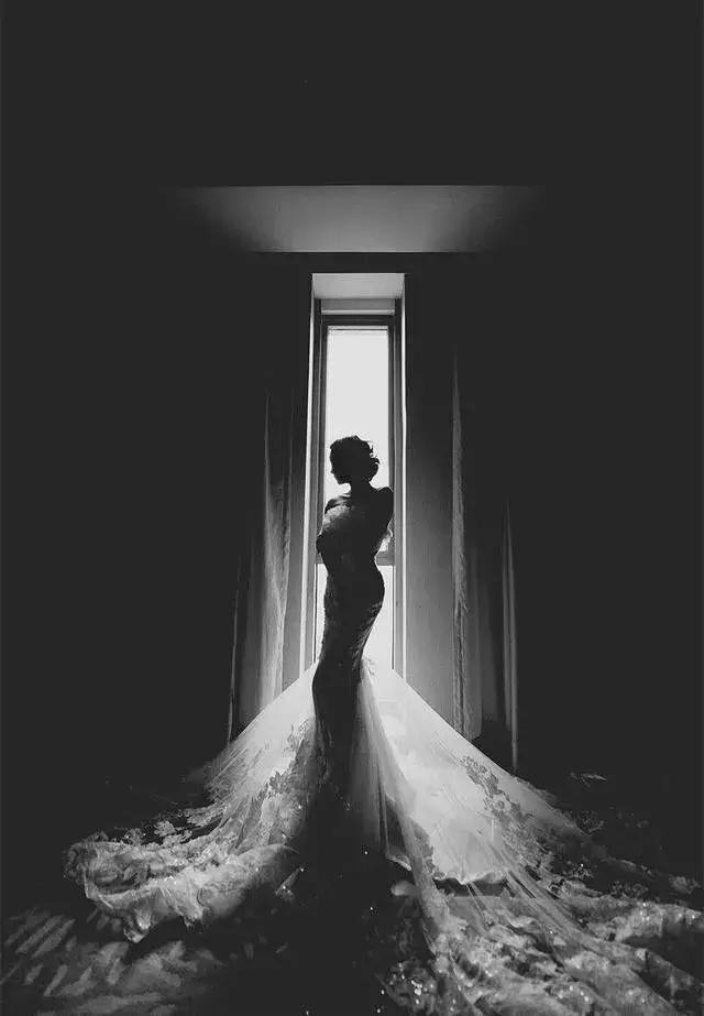 大码拖尾显瘦重工长袖婚纱,显瘦拖尾蛋糕裙