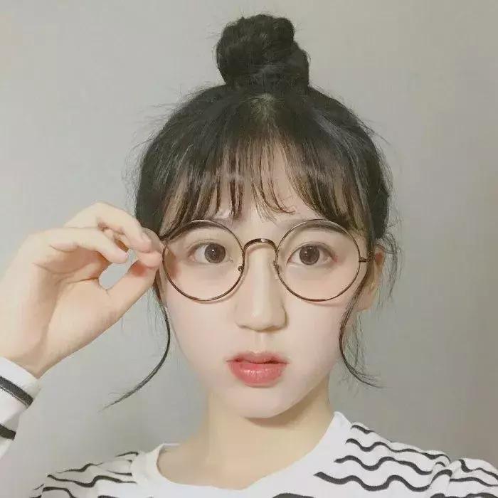 时尚的人戴什么眼镜好,时髦的人都在穿些啥