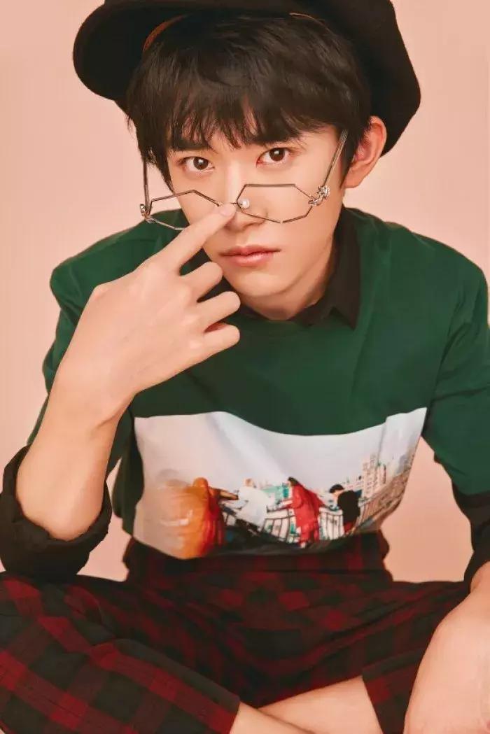 时尚的人戴什么眼镜好,时髦的人都在穿些啥