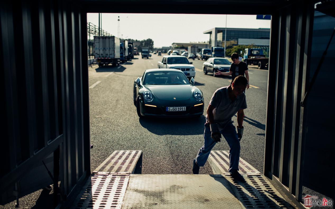 保时捷911入华十周年纪念版,年轻人的第一天保时捷911
