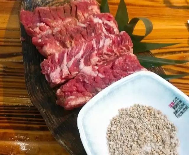 吃烤肉的正确方式攻略,烤肉店烤肉的正确吃法