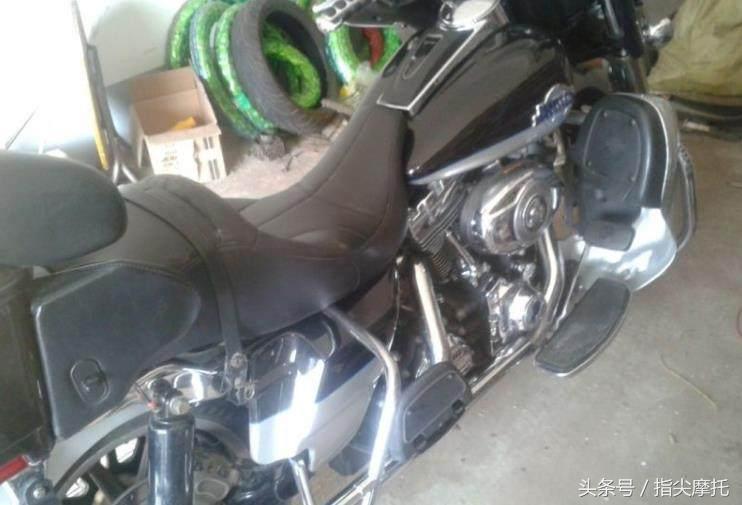 哈雷至尊滑翔摩托车大卸八块,只为换根皮带!