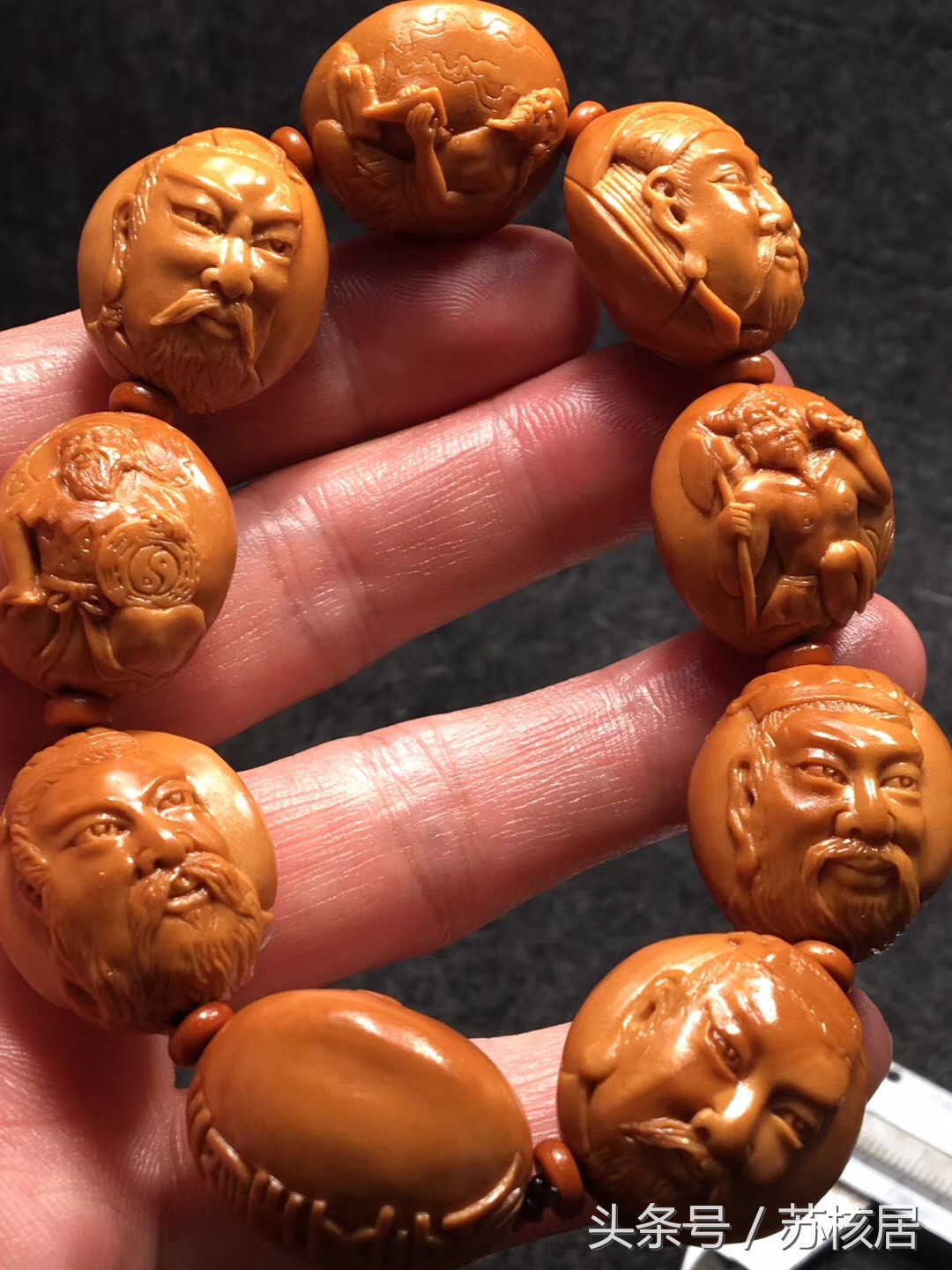 橄榄核雕有几种雕工工艺,橄榄核核质决定价格还是雕工