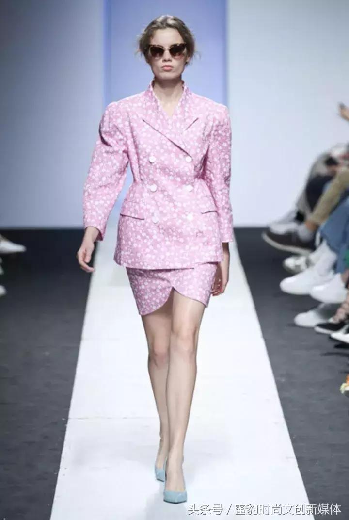 蜜豹时装周2018春夏首尔,首尔时装周pushbutton女装秀场