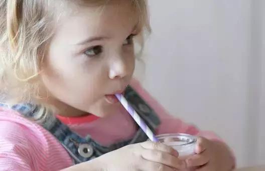 冬天也要喝酸奶,预防妇科感染,改善口臭!