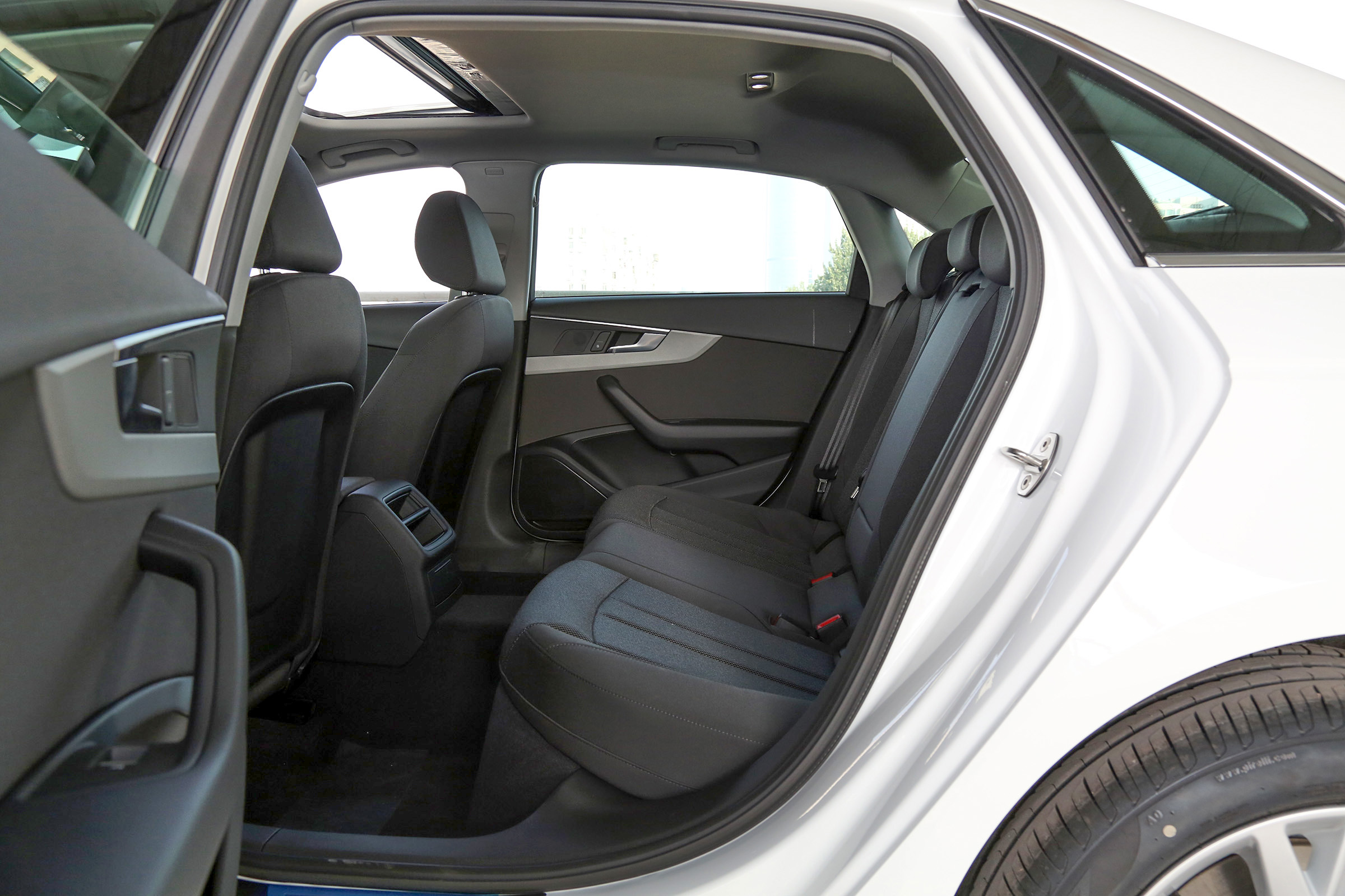 轻奢之选,豪华中型车奥迪a4l