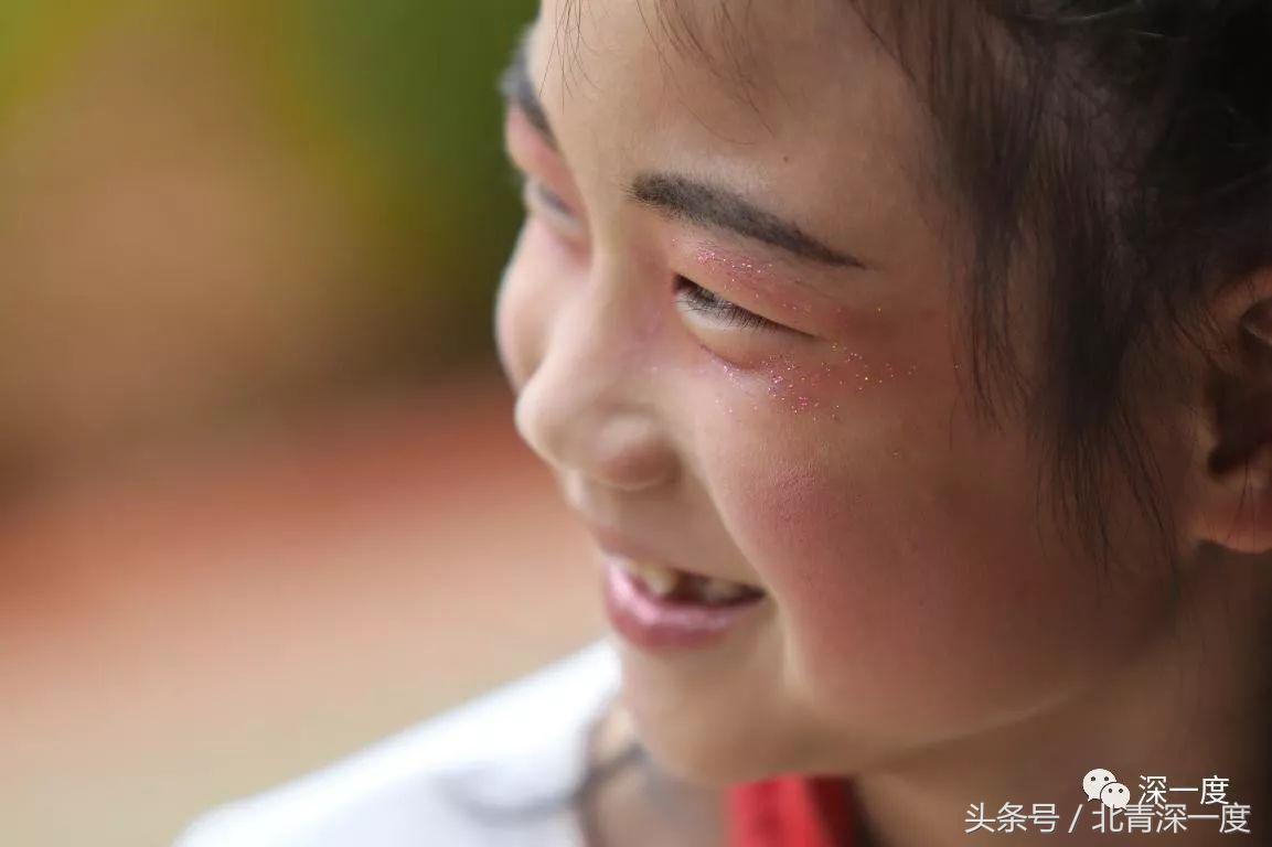 「看见」泥坑里的“鹿晗”和吃土豆的孩子：80张图，读懂中国脱贫