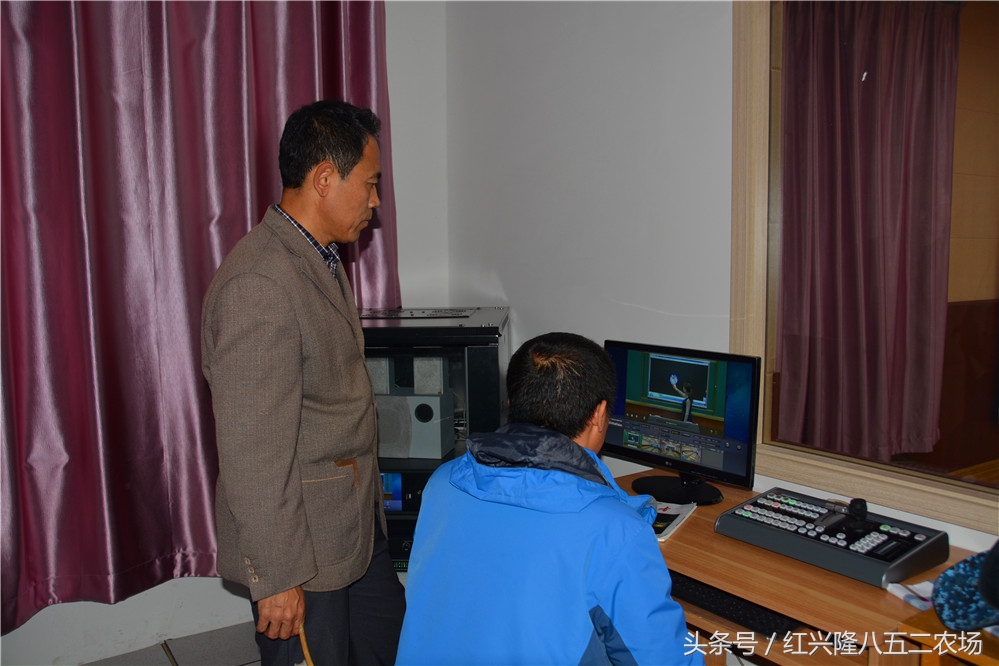 八五二农场中学举行教师电子白板技能培训