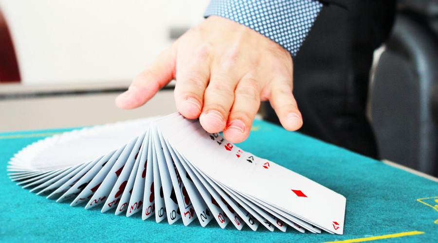 10个简单的扑克牌魔术视频,简单又神奇很实用的扑克魔术教学