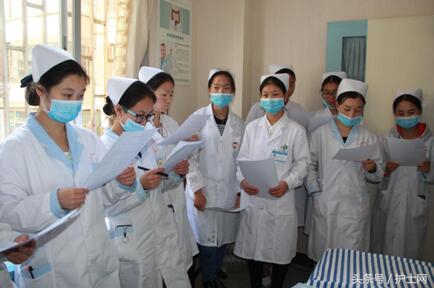 有人说护士学历低要求低,一个护士一辈子能干到什么级别