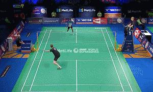 羽毛球单打比赛对手杀斜线怎么防,羽毛球双打封网封直线还是斜线