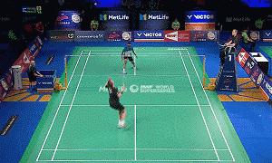 羽毛球单打比赛对手杀斜线怎么防,羽毛球双打封网封直线还是斜线