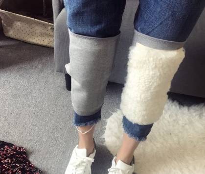 膝盖撞到硬物超级疼,膝盖经常撞地