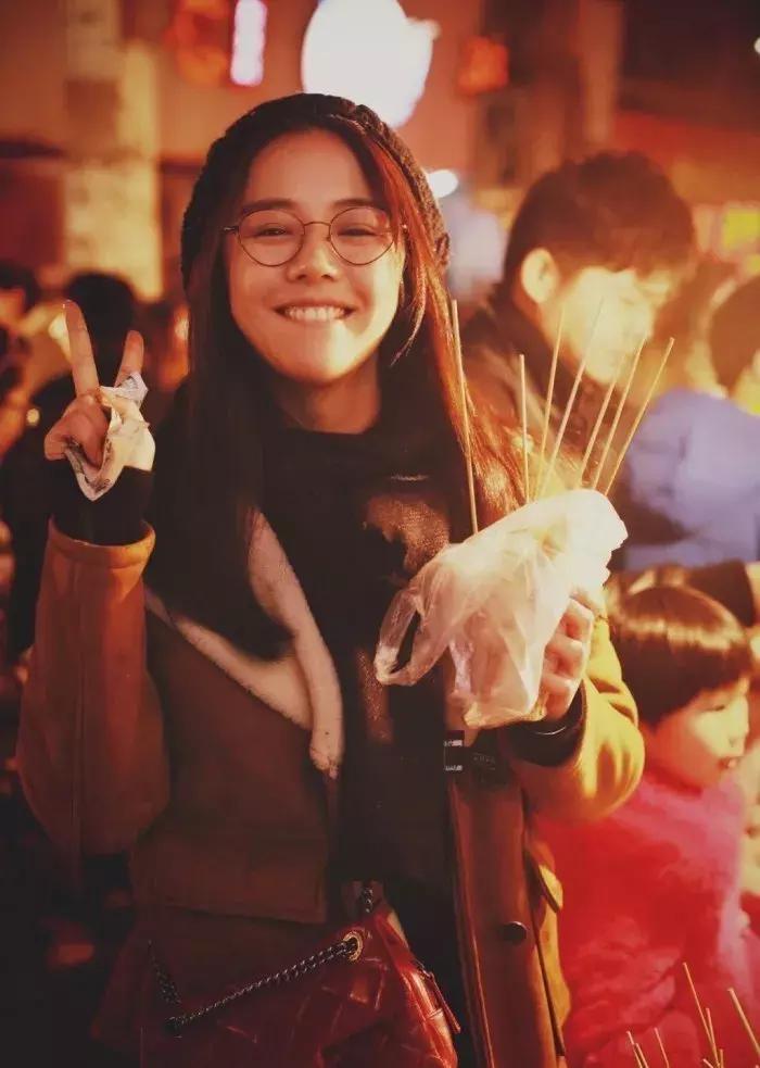 时尚的人戴什么眼镜好,时髦的人都在穿些啥