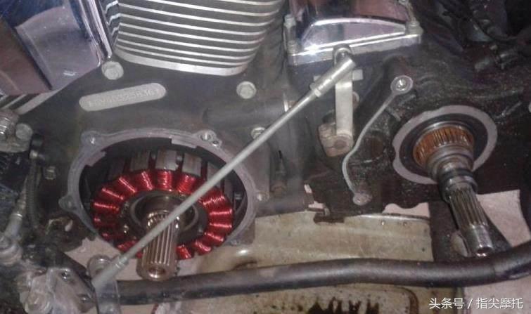 哈雷至尊滑翔摩托车大卸八块,只为换根皮带!