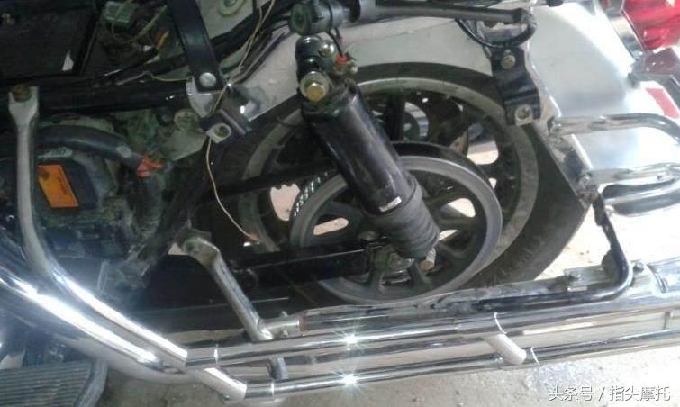 哈雷至尊滑翔摩托车大卸八块,只为换根皮带!
