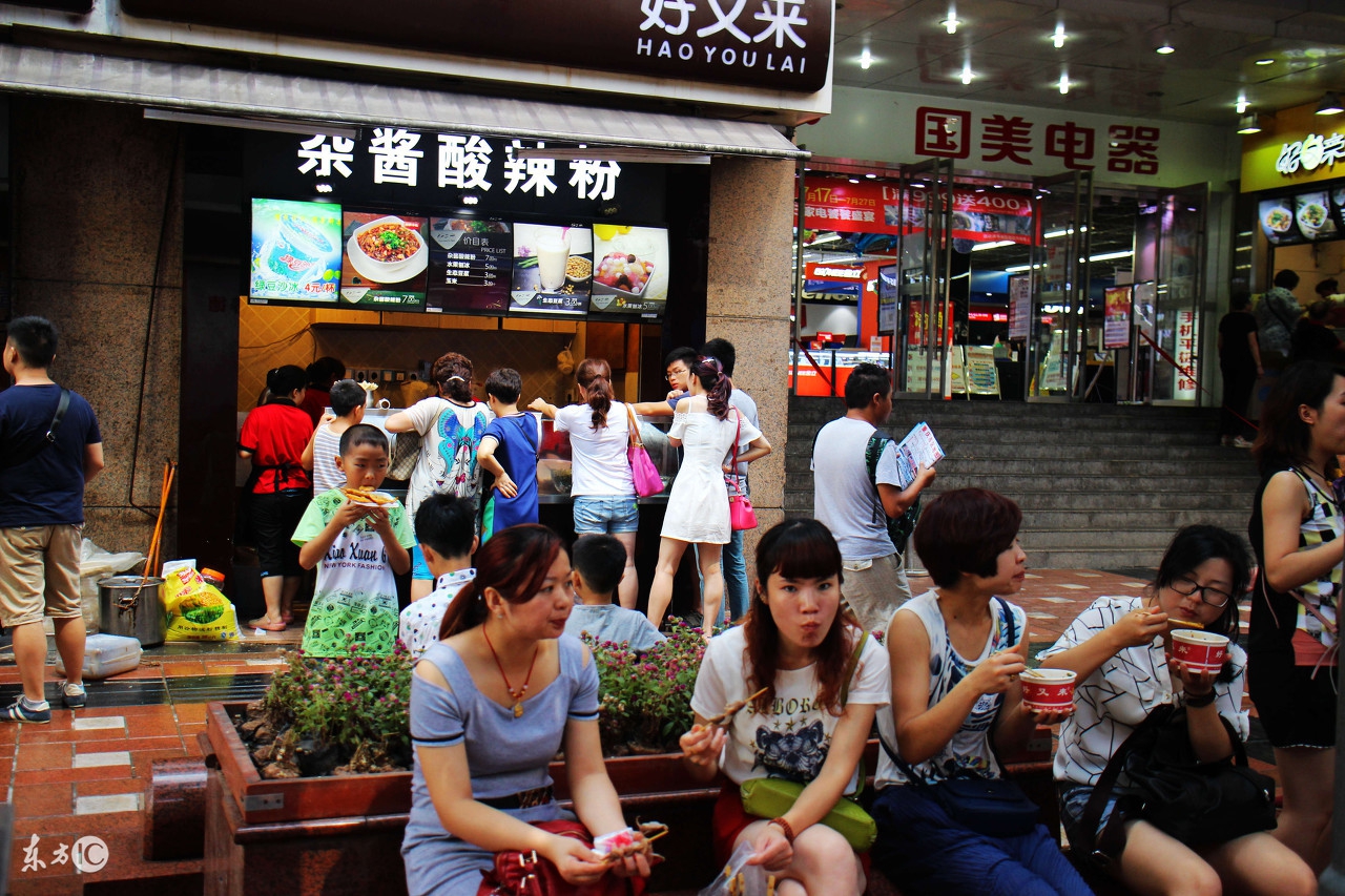 一家20平米的街边小吃店，听听老板是如何做到月营业额30万