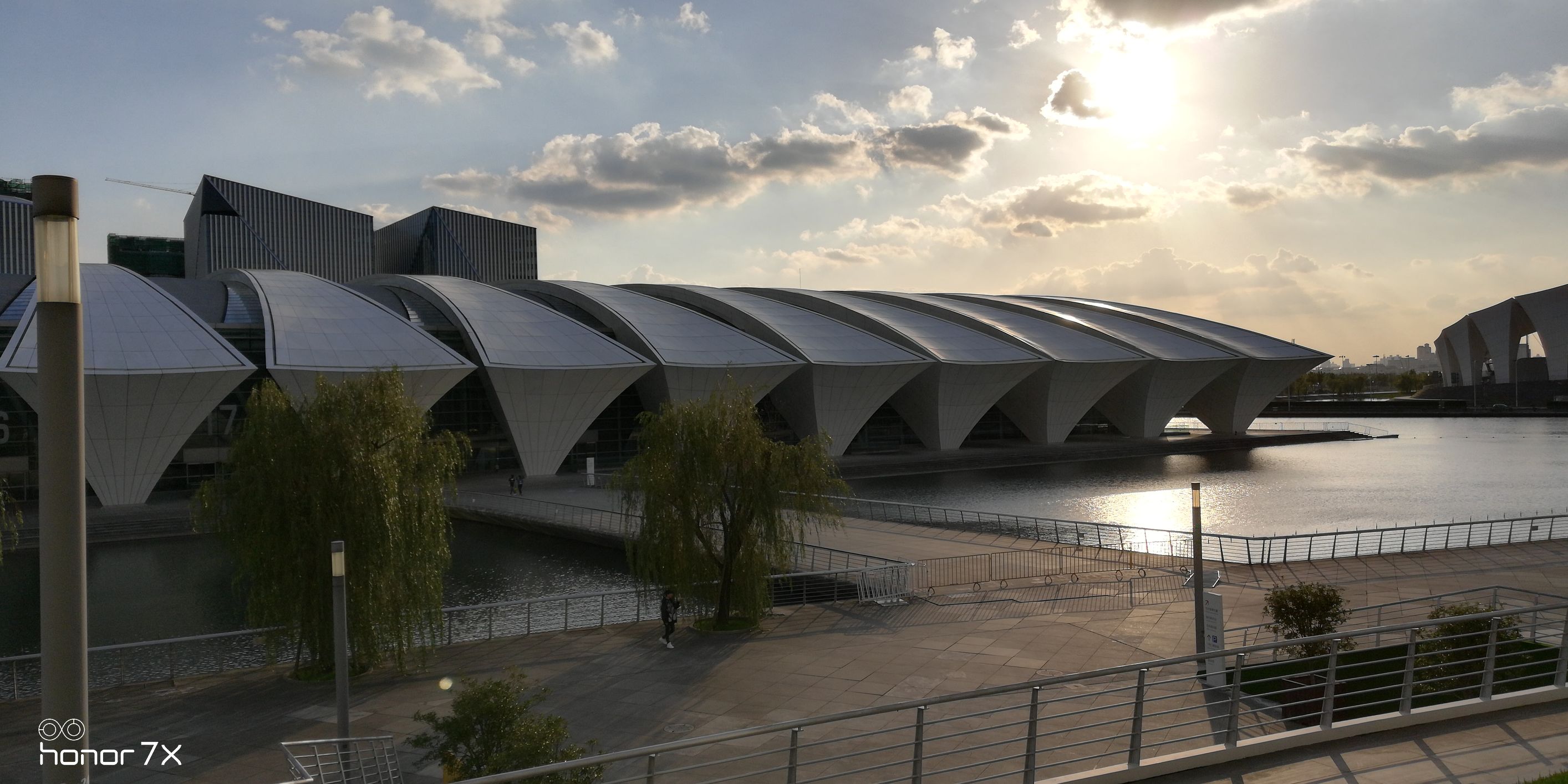 荣耀畅玩7x详细评测,荣耀畅玩7x手机评测视频