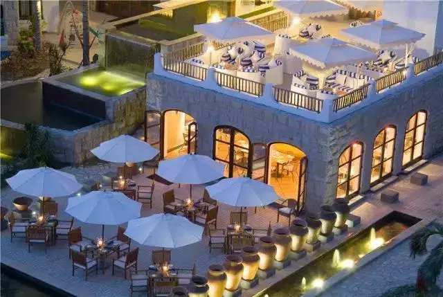 来亚龙湾住什么酒店好,来亚龙湾玩清澈的海水