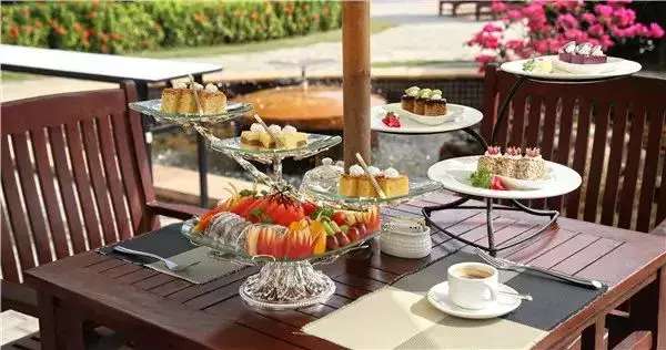 来亚龙湾住什么酒店好,来亚龙湾玩清澈的海水