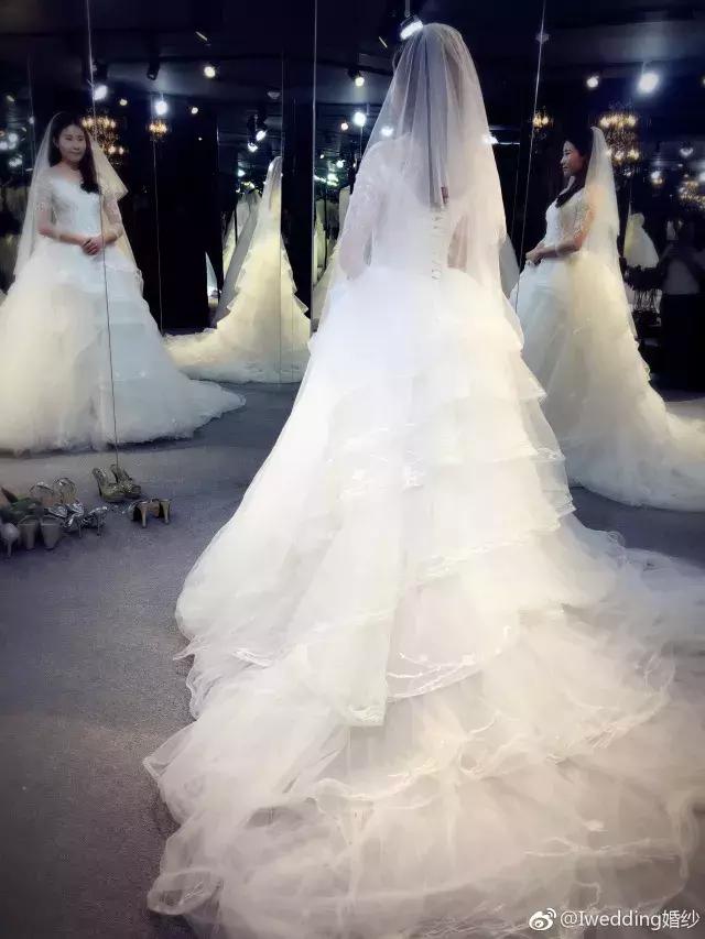 大码拖尾显瘦重工长袖婚纱,显瘦拖尾蛋糕裙