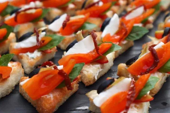 小巧便捷的佳能相机推荐,佳能m系列入门微单哪个好