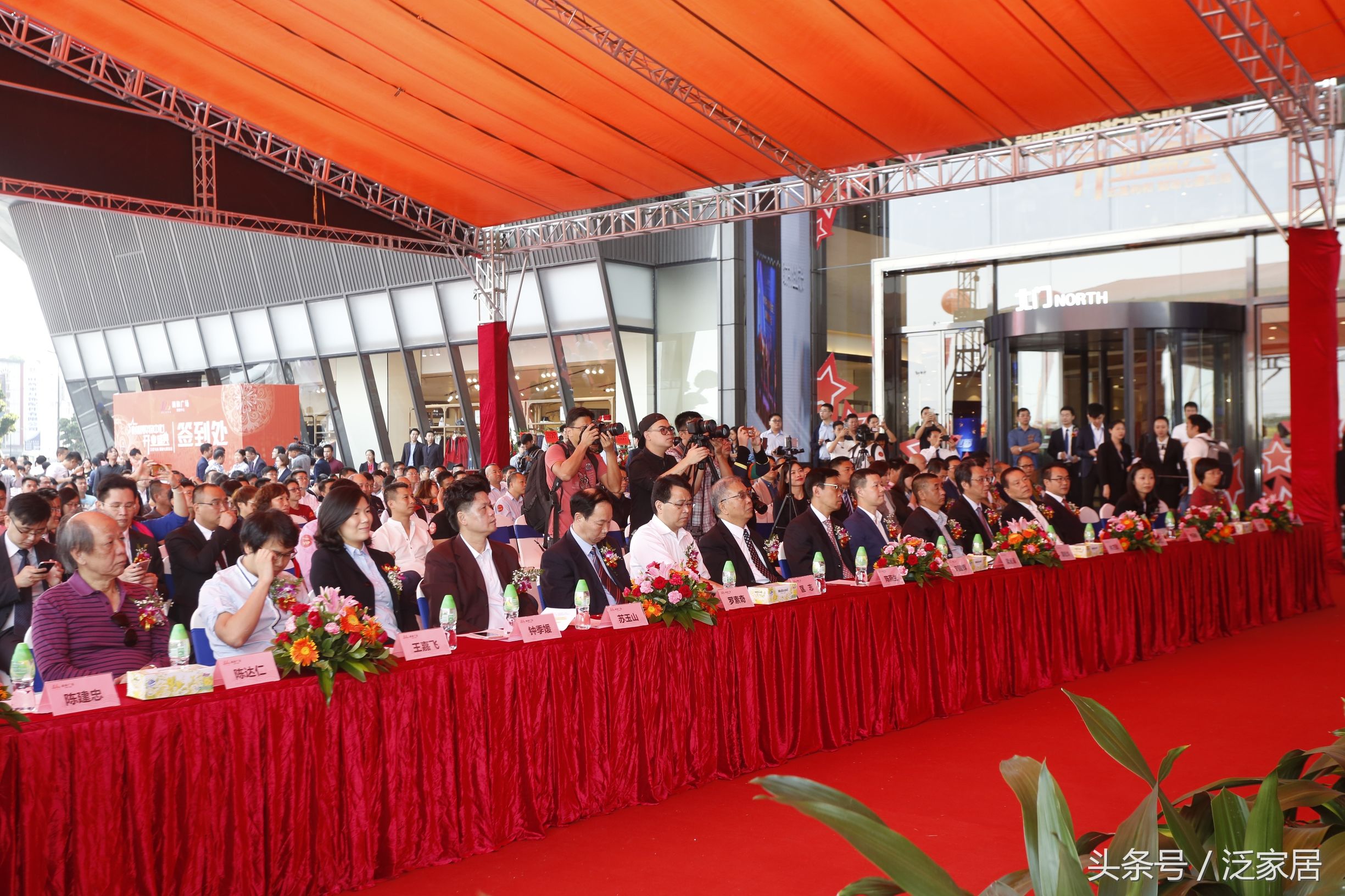 古镇最大购物广场,古镇利和购物