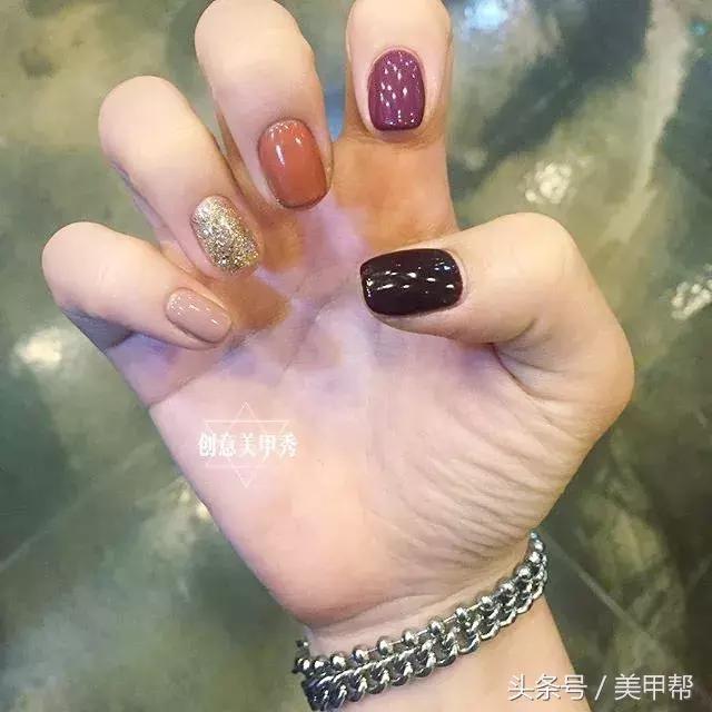 焦糖色美甲显白还是显黑,焦糖色系美甲