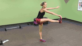 膝盖撞到硬物超级疼,膝盖经常撞地