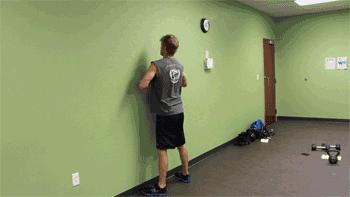 膝盖撞到硬物超级疼,膝盖经常撞地