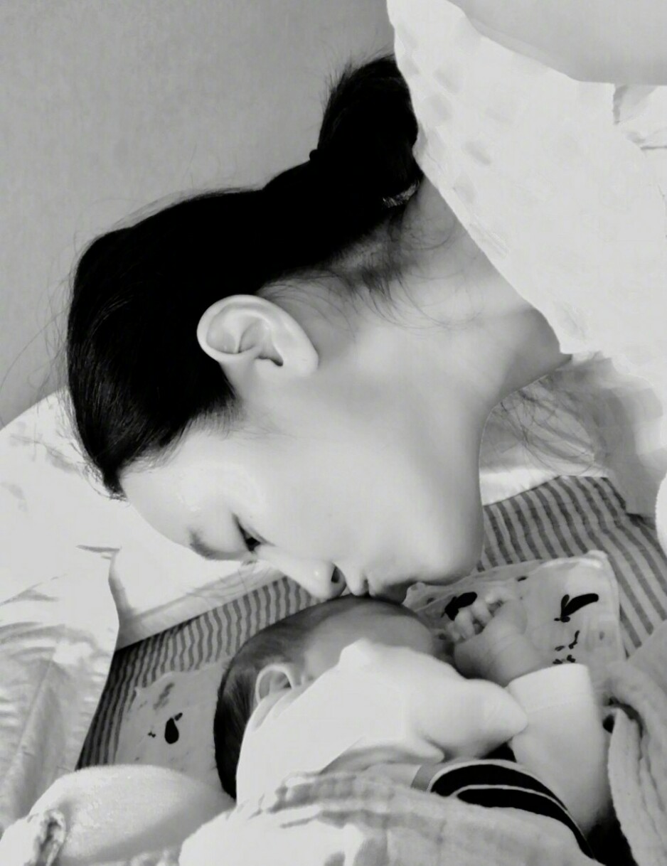 朱丹产后带孩子崩溃,朱丹低调晒娃