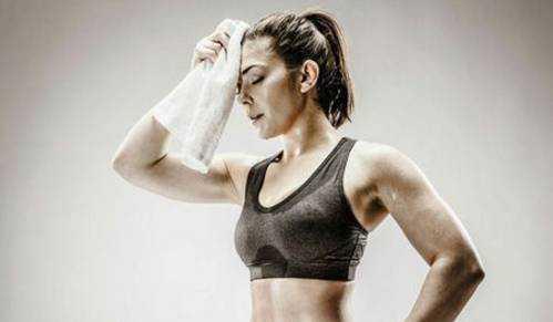 油腻痘痘肌肤怎么快速改善,油性肌肤如何预防痘痘