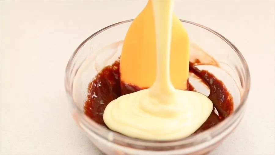 家庭蛋糕最简单裱花做法,家庭蛋糕裱花最简单做法