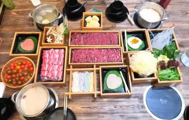 大连有一家特别的火锅店,大连适合去吃的平价火锅店