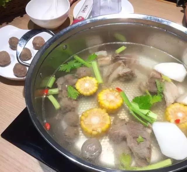 大连有一家特别的火锅店,大连适合去吃的平价火锅店