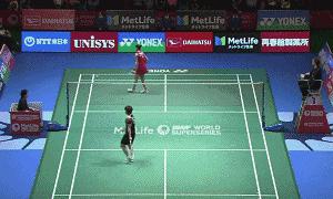 羽毛球单打比赛对手杀斜线怎么防,羽毛球双打封网封直线还是斜线