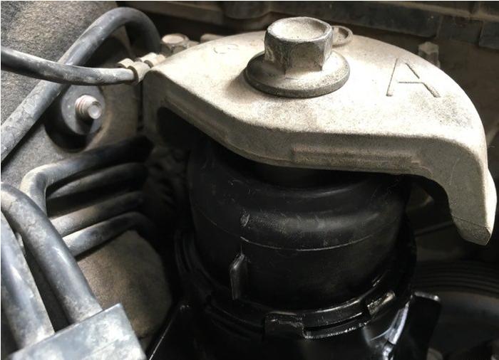 马自达6更换完机脚胶还是抖动,老款马自达6急加速车身抖动